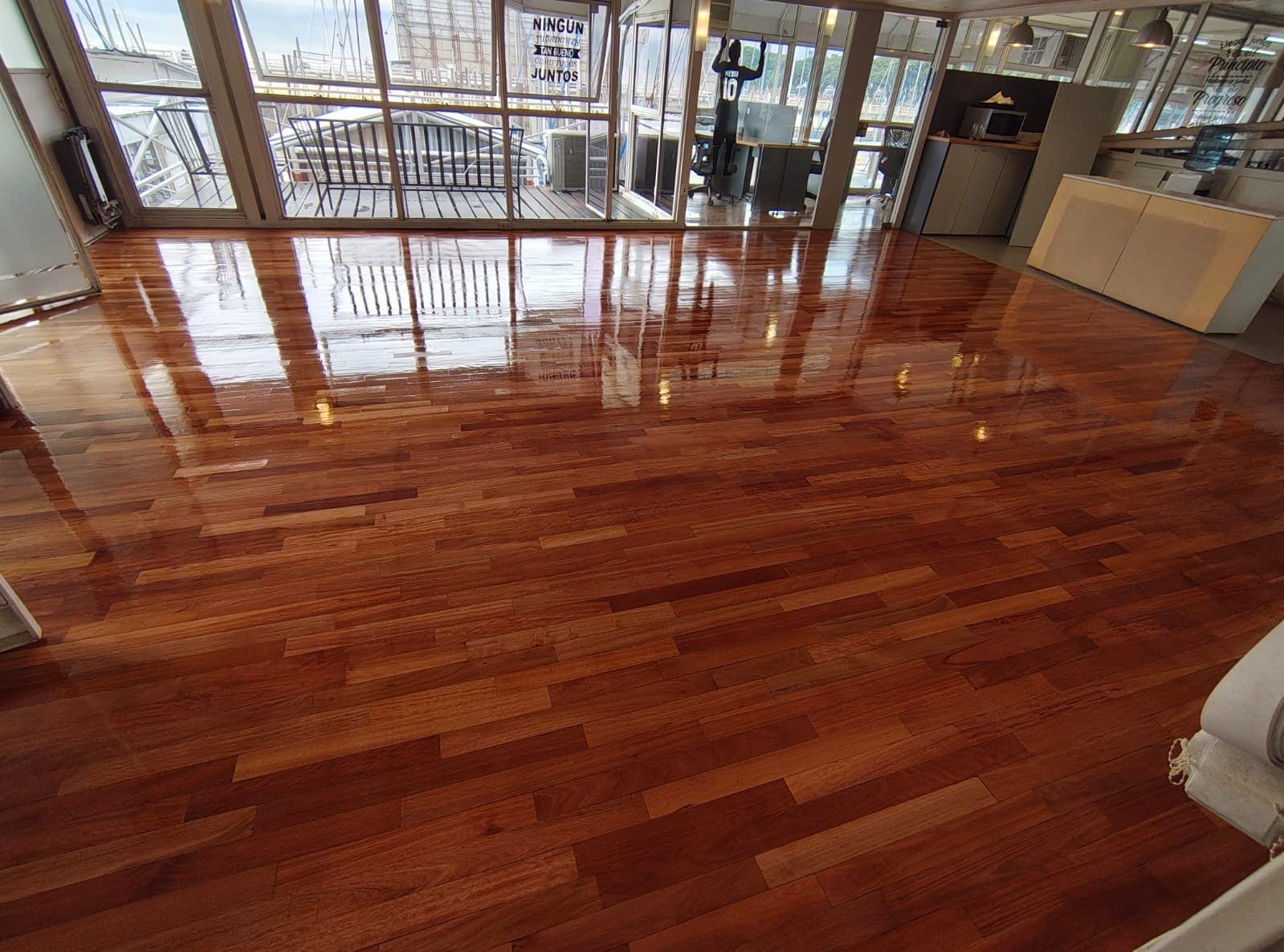 Trabajo 1: Piso de Parquet Renovado